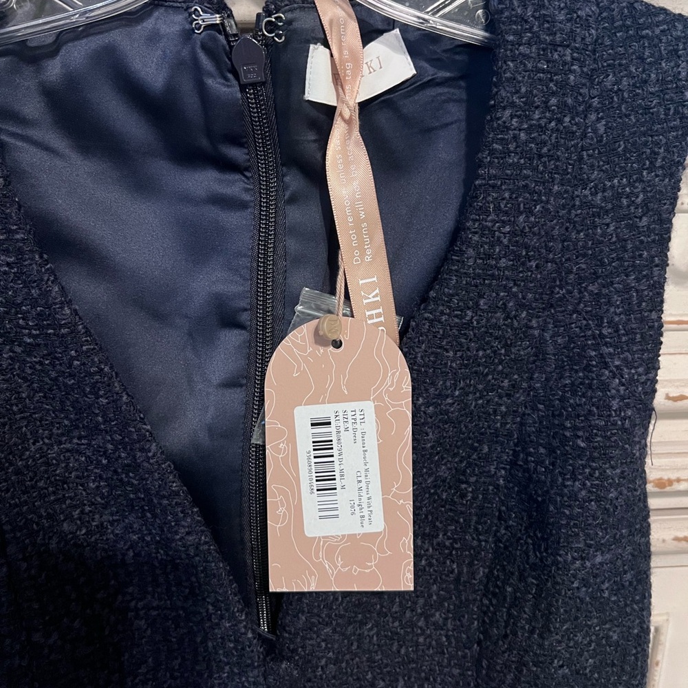 MESHKI Navy V-Neck Textured Mini Dress size medium NWT - Picture 3 of 4